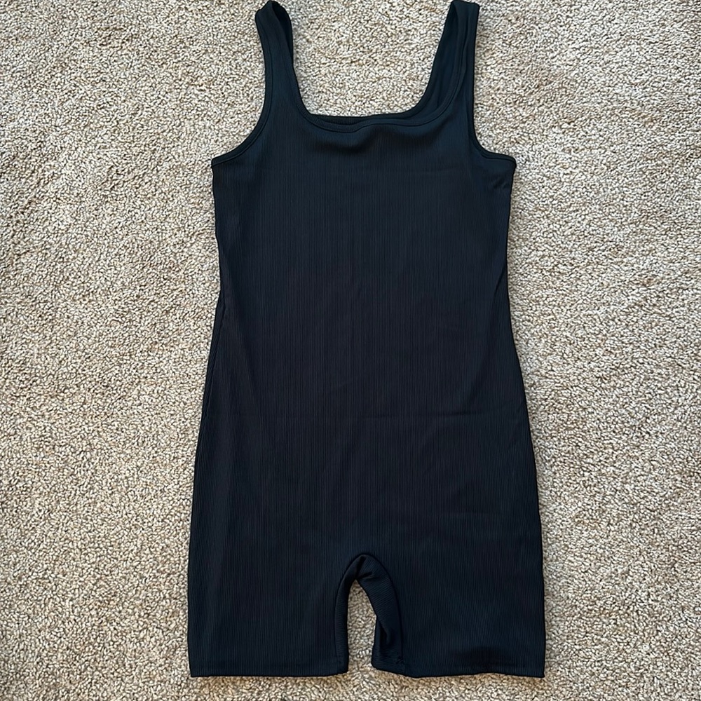 Lightly ribbed biker short jumper